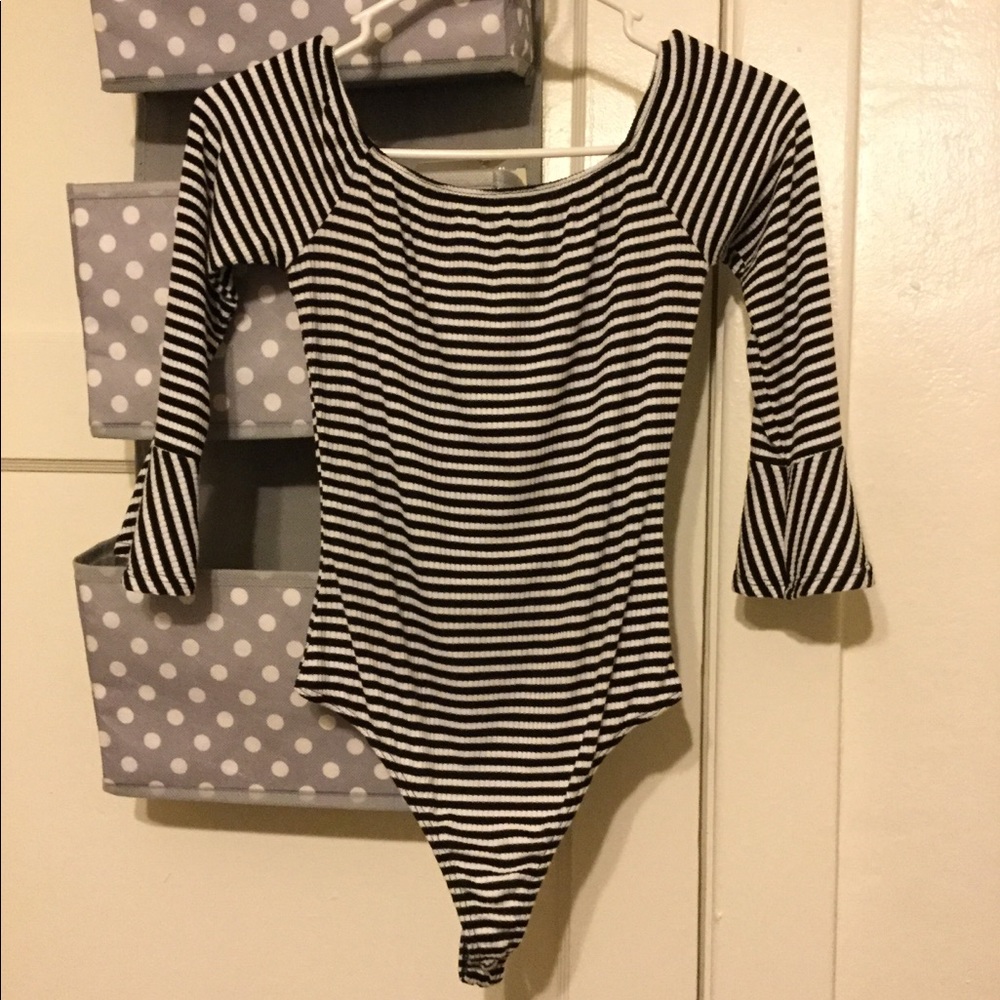 Off-the-shoulder flared long sleeves bodysuit